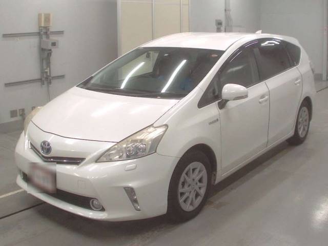 1123 TOYOTA PRIUS ALPHA ZVW40W 2013 г. (CAA Tokyo)